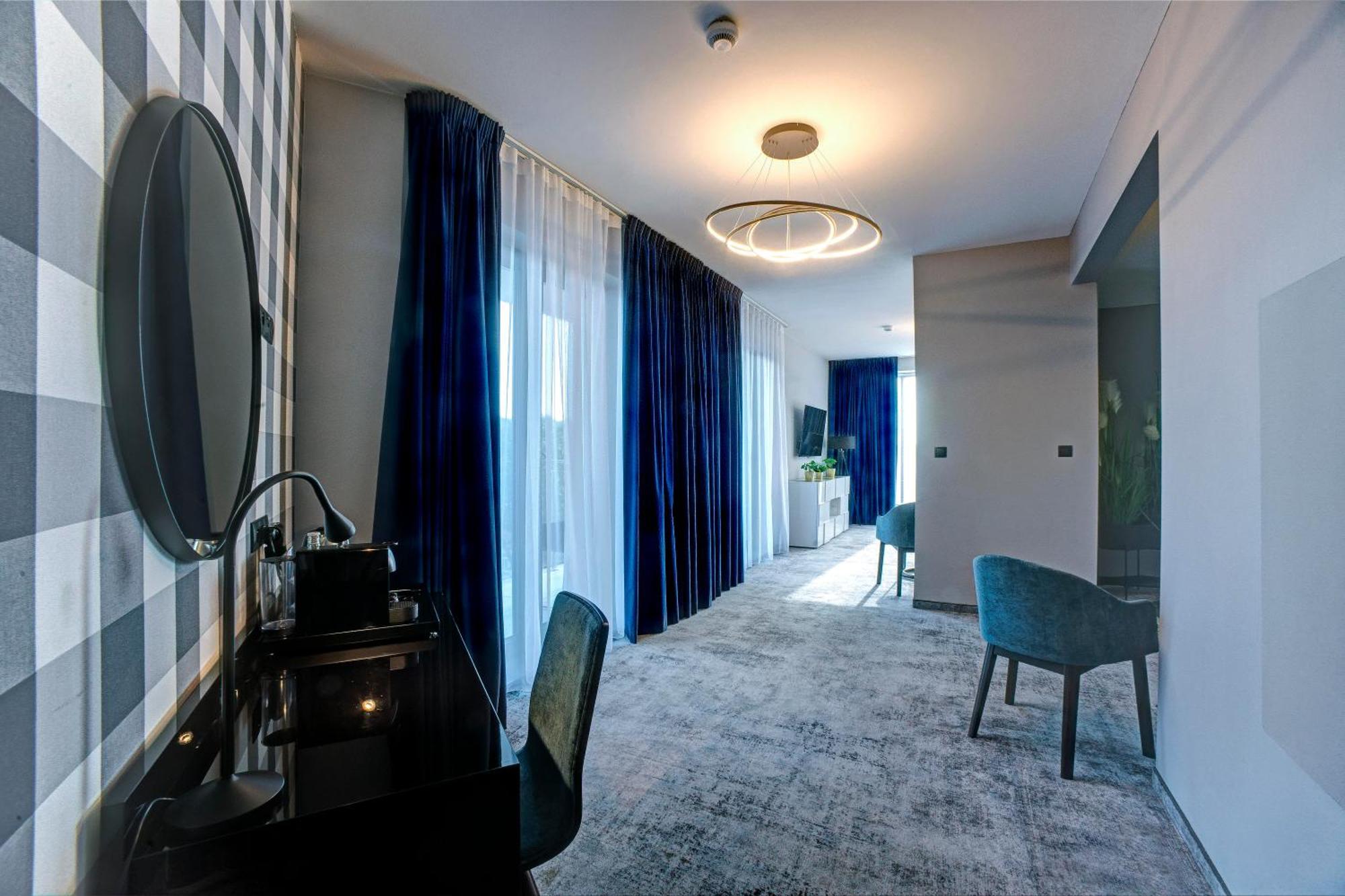 Hotel Sanova Jarosław Kültér fotó
